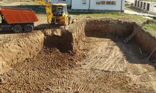 Рытье котлованов под фундамент в Ставрополе – цена от 2579 руб. за м3 | 2Землекопа-Ств